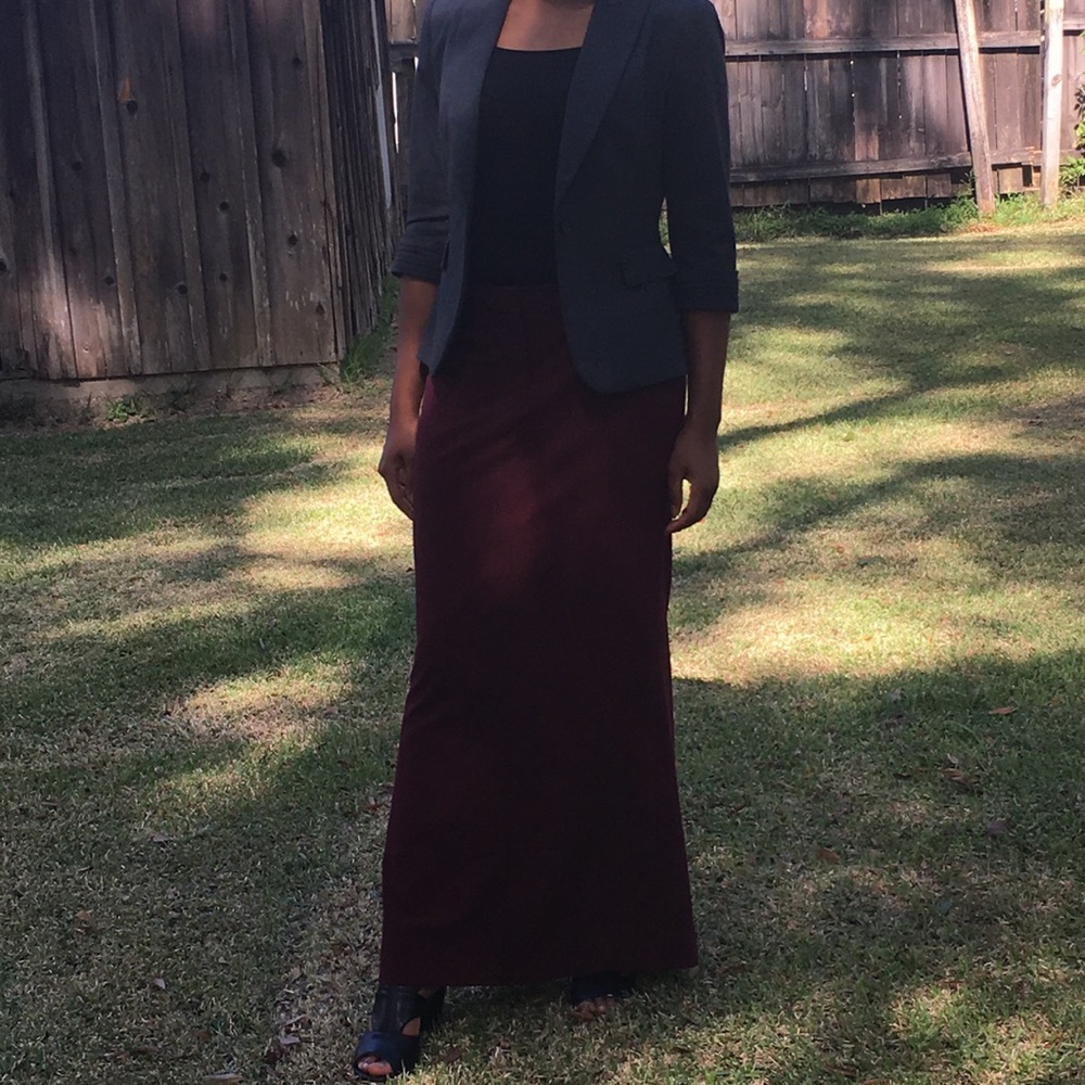 Maxi business skirt.